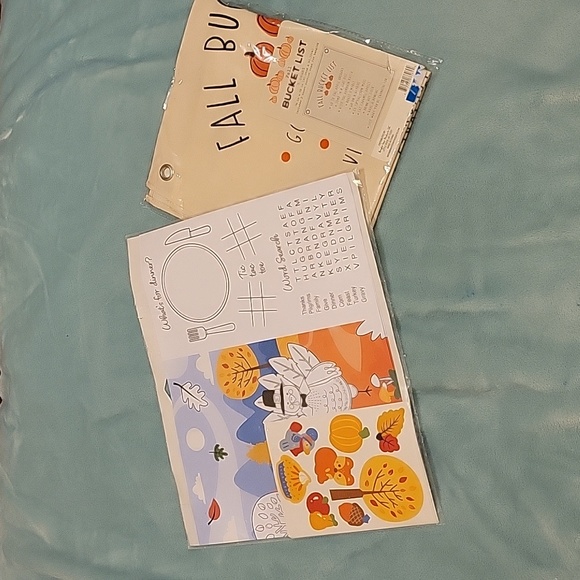 Fall Bundle Fall Bucket List hanging sign & Set of 8 kids paper placemats - Picture 1 of 8